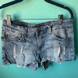 🖤 C’est Tol Jean Shorts - Med.